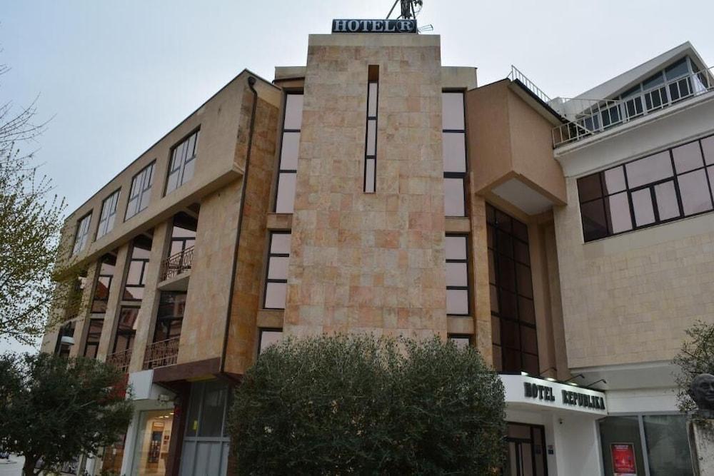 هوتل ريبوبليكا بيرات المنطقة الخارجية