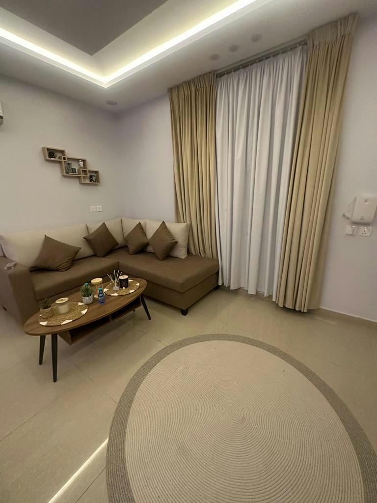 Amazing Apartment with Self Check-in | 4437 Living Room