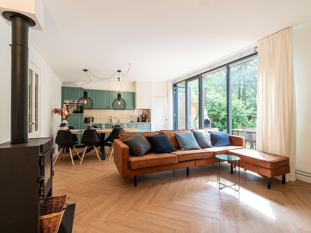 هوليداي هوم إن تزيلهيم ويذ فوريست آند هوت توب