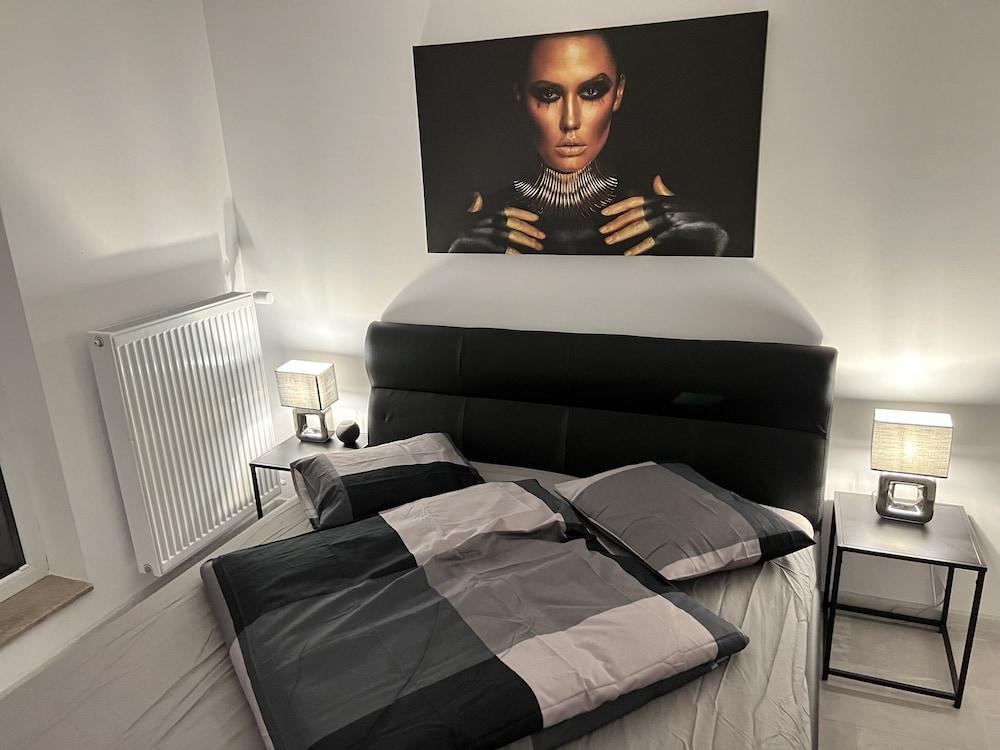 ستنينج 3 روم بينتهاوس دبيلرلنولش1ن غرفة