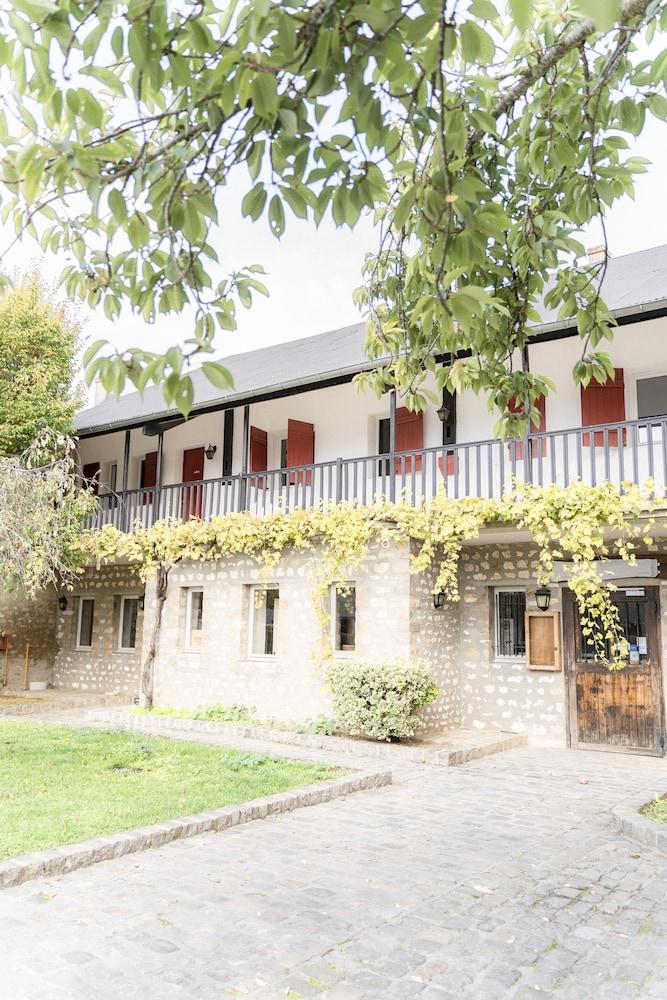 أوثينتيك باي بالادينز - دومين مالار المنطقة الخارجية