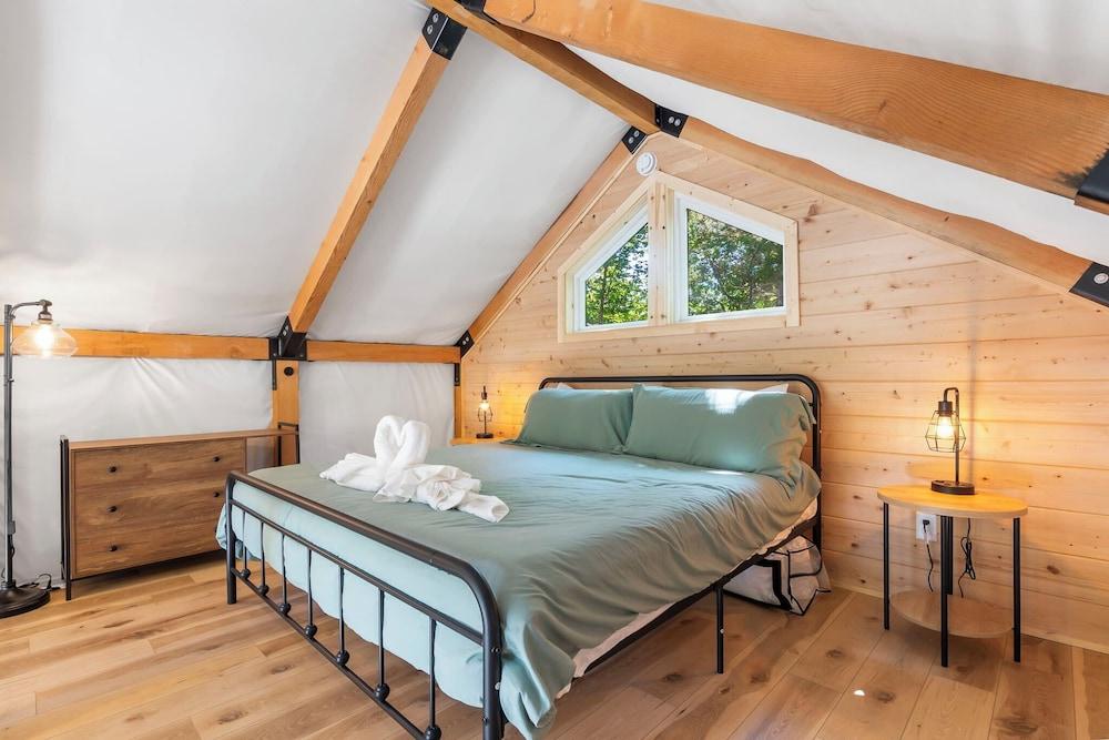 هيدين هولو - ديسيرابل أوزارك جلامبينج! غرفة