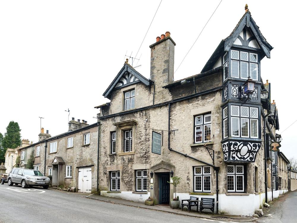 The Wheatsheaf Exterior