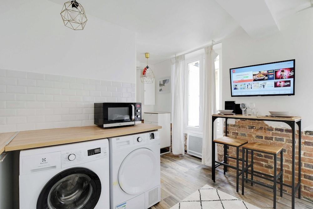 شارمينج ستوديو - 2 ب - أتيليير ديه لومير داخلي