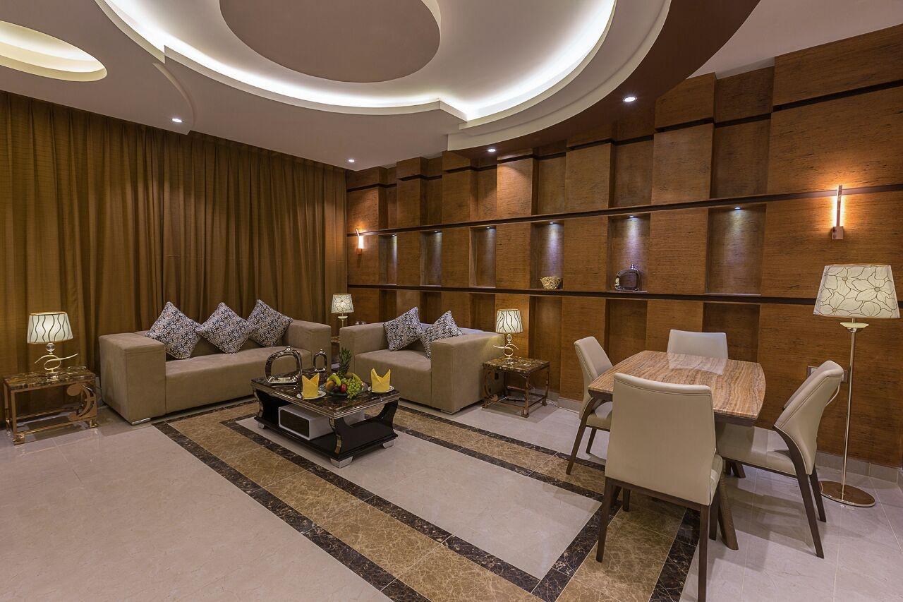 Elegant Chalet with Comfortable and Simple Furniture | 4262 Featured Image