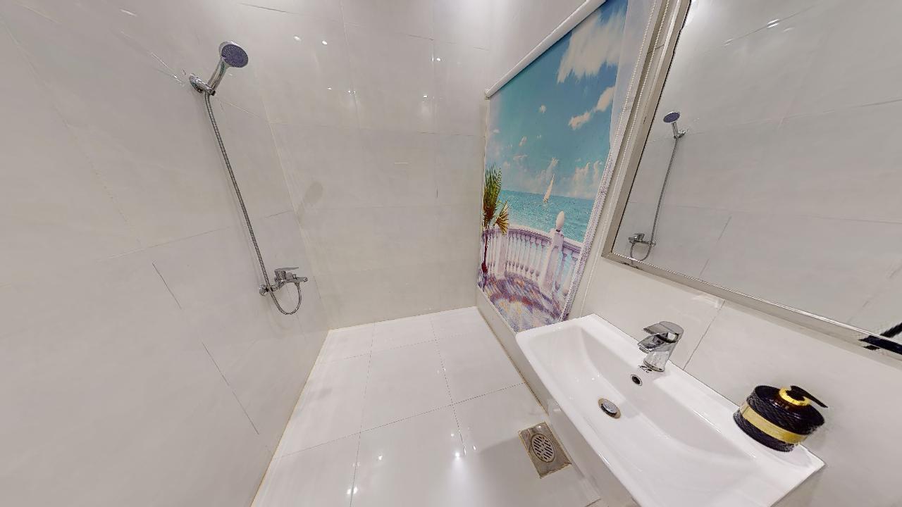 Comfy Chalet with Comfortable and Simple Furniture | 1497 Bathroom