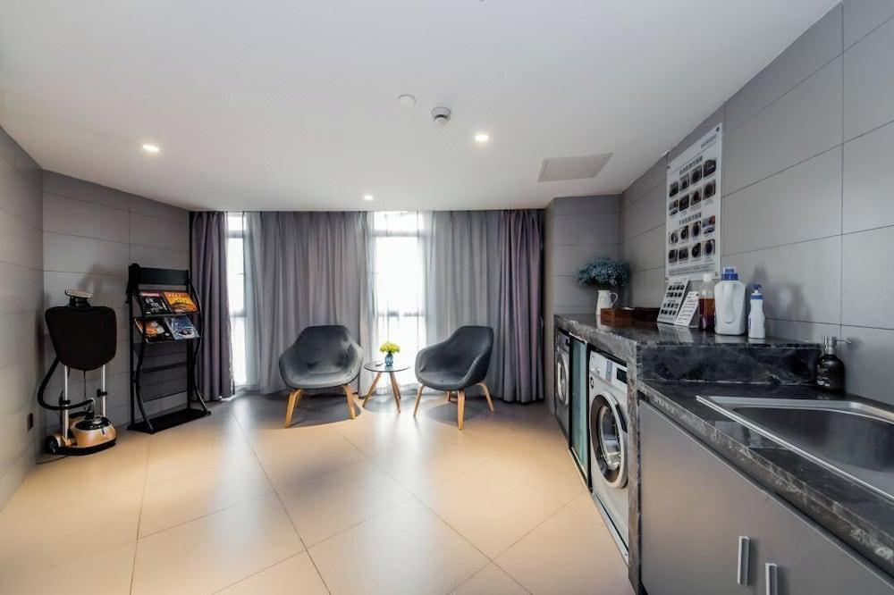 هوم إن يانغبو بريدج