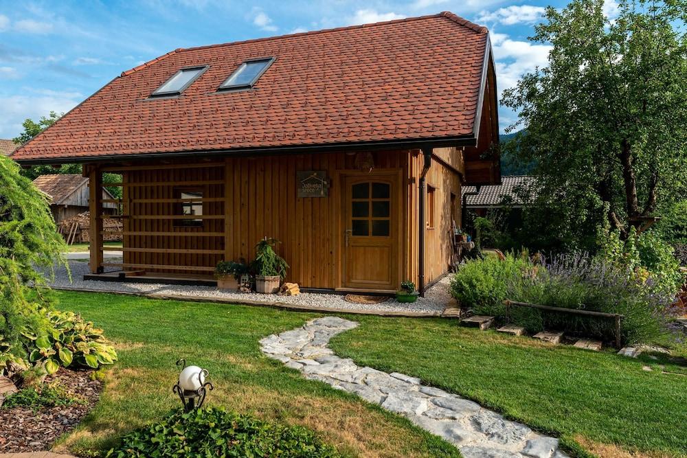 كوتيدج هابينيس ويذ سونا آند ناتورال بول المنطقة الخارجية