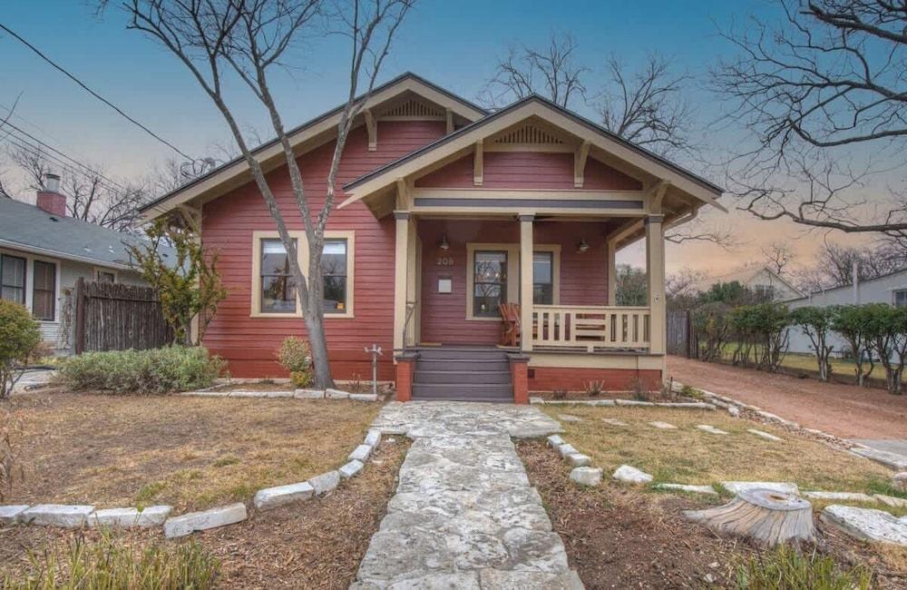 تشارمينج كرافتسمان هوم!-2  ل كيس فروم ماين سانتس المنطقة الخارجية