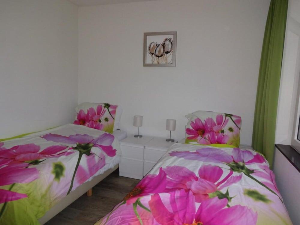 House in Netherlands for 8 With Modern Comfort Room