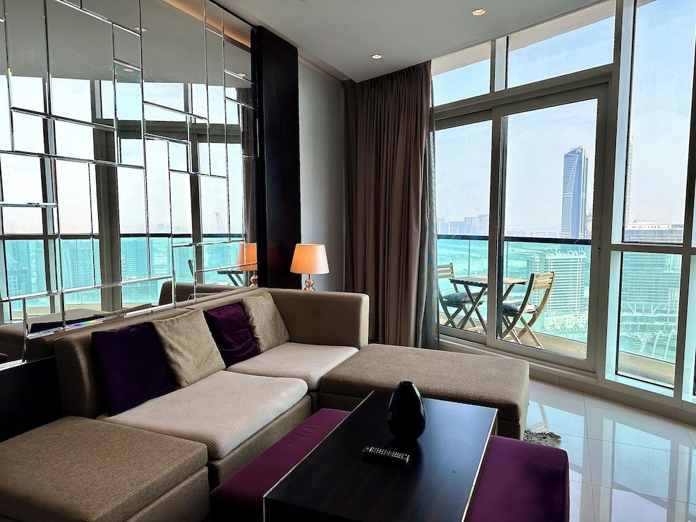 Lux BnB Upper Crest Tower I Skyline Views Interior