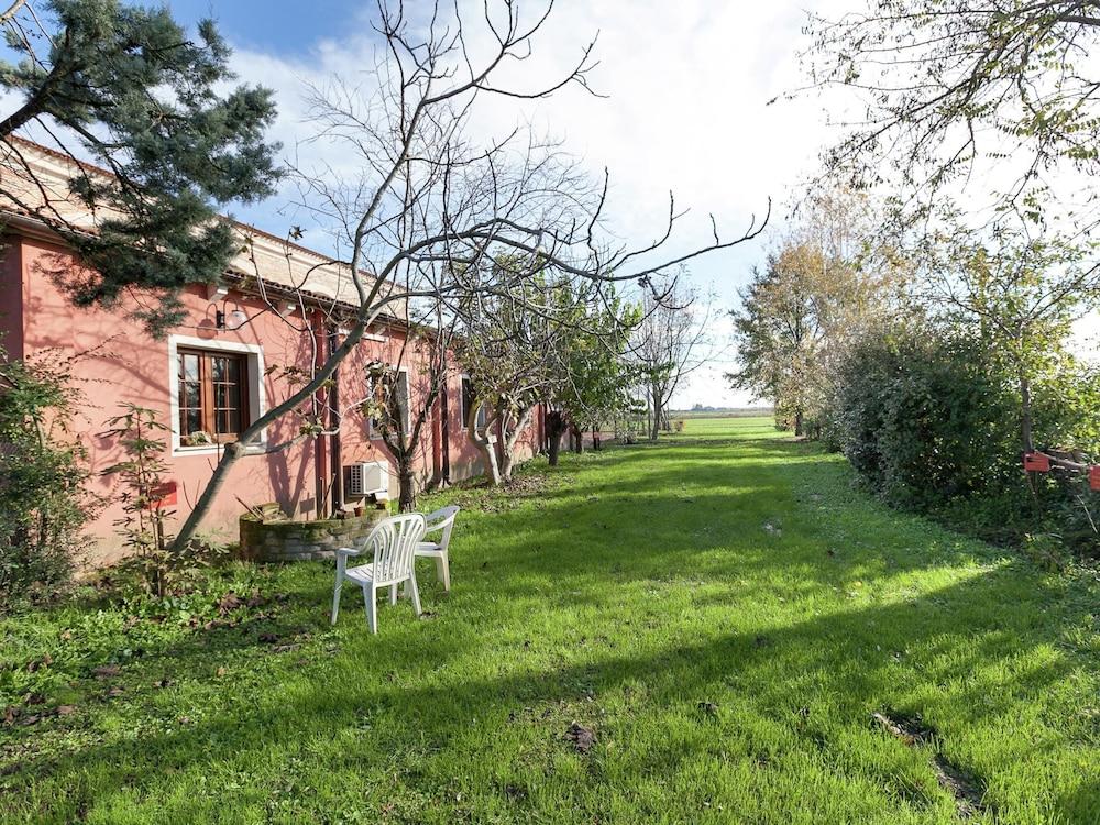 كانتري سايد بليس ويذ بول آند تينيس المنطقة الخارجية