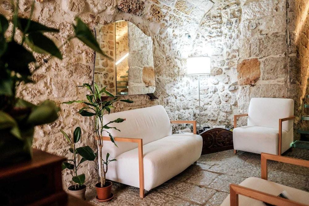 Ambrosia-Timeless Hosting Reception