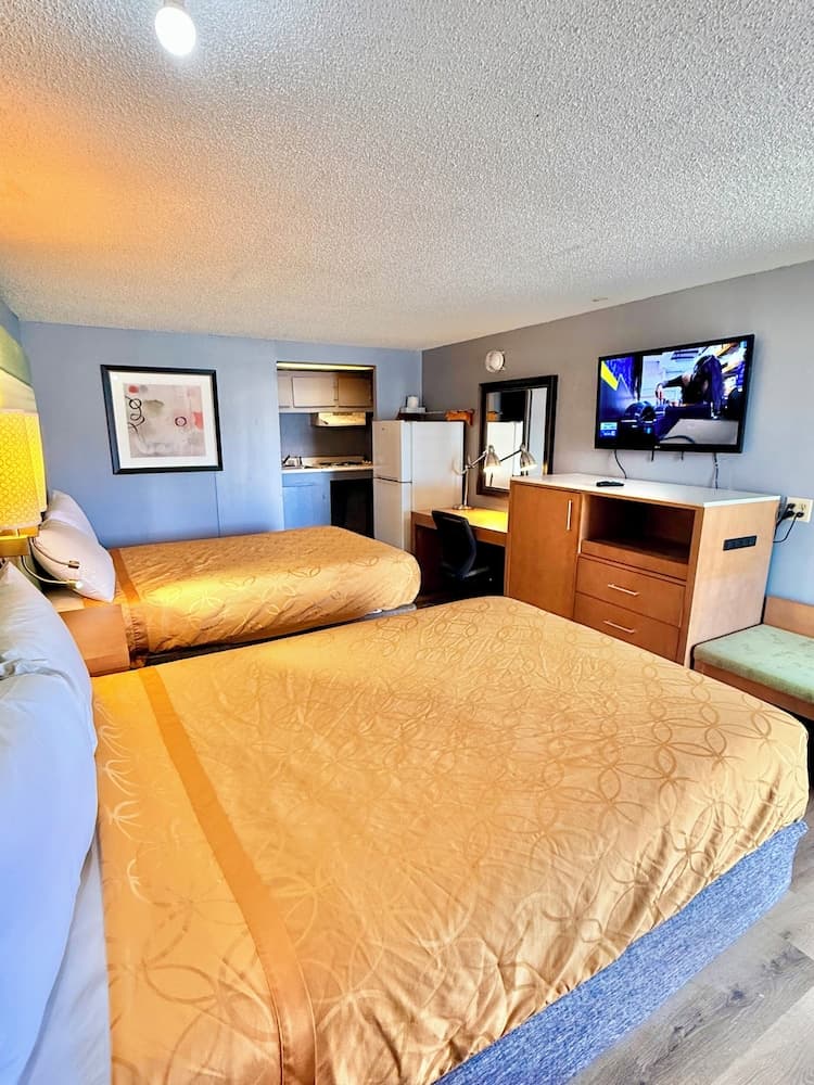 Rodeway Inn Findlay University Area