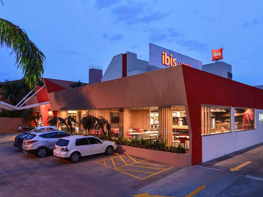 ibis Campo Grande Featured Image