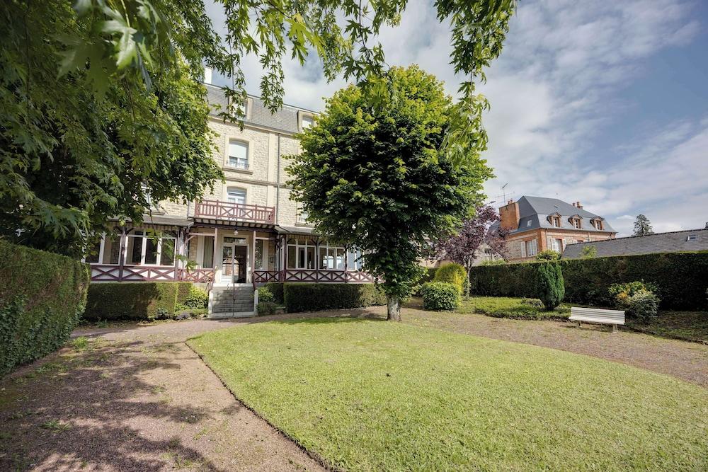 بريت هوتل كونفورت بانوليز نورماندي المنطقة الخارجية