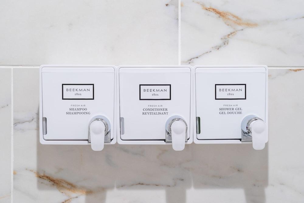 Sosuite 1BR Apt Acc w W D Gym Lounge Room