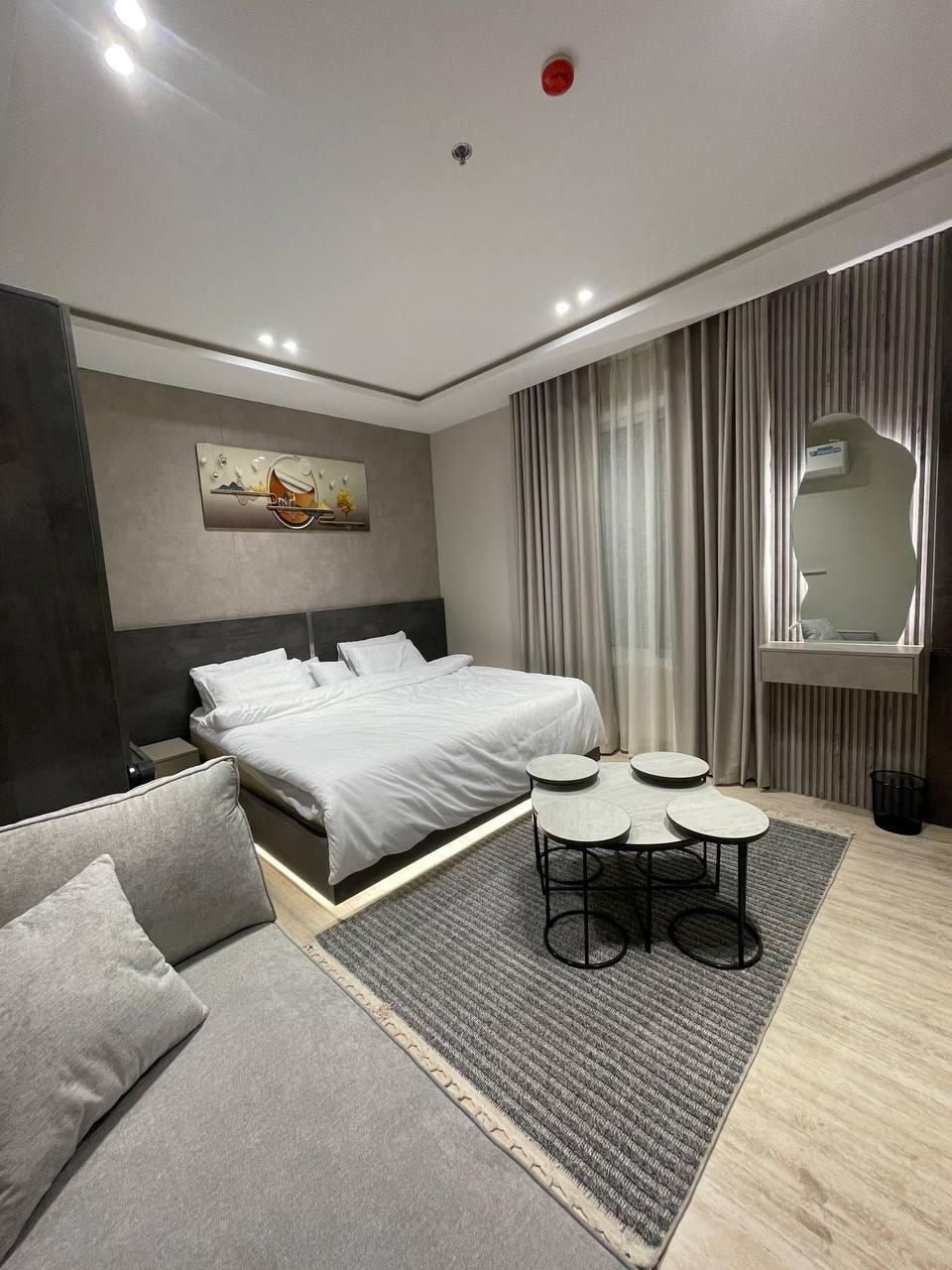Comfy Studio with Comfortable and Simple Furniture | 5639 Bedroom