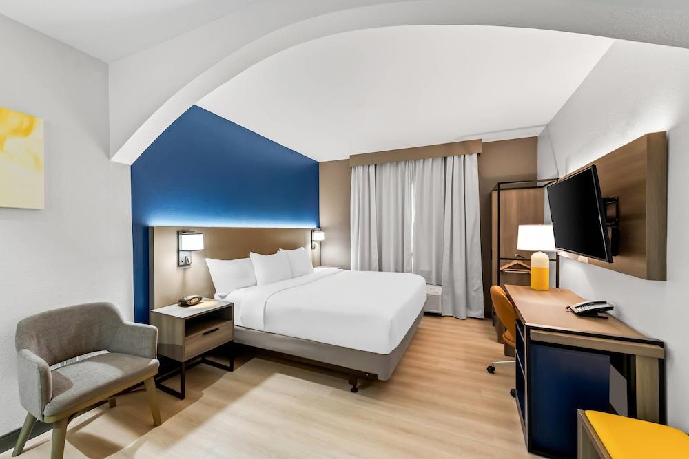 كمفورت سويتس تيكساركانا تكساس