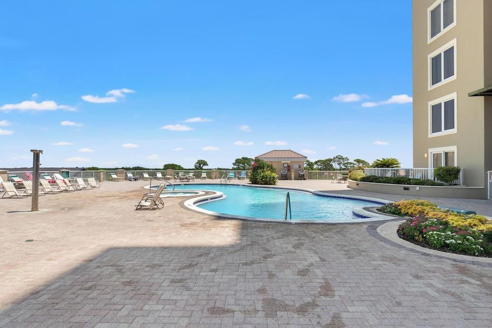 Grand Panama Beach Resort - PET Friendly by Panhandle Getaways Rooftop Pool