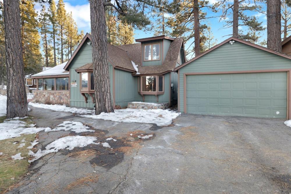 كامب وود - 422 باي بيج بير فاكيشنز المنطقة الخارجية