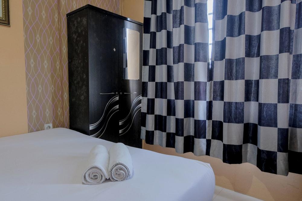 Spacious and Combine 3Br At The Edge Bandung Apartment Room