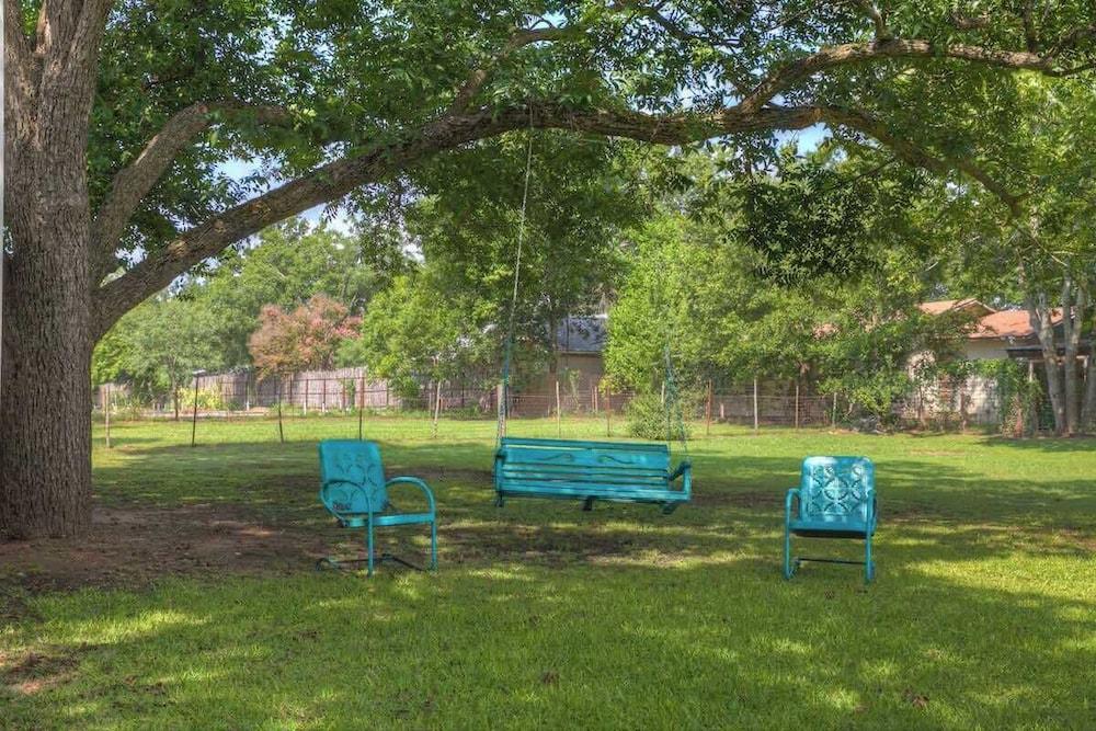 Clover Haus 2 Blks to Main St With Pool and Spa! Exterior