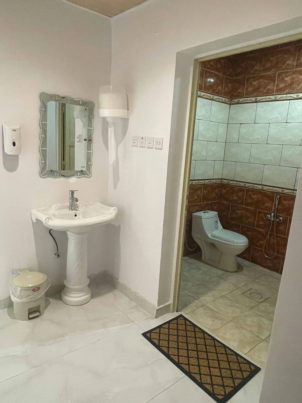 Elegant Chalet with Self Check-in | 4823 Bathroom
