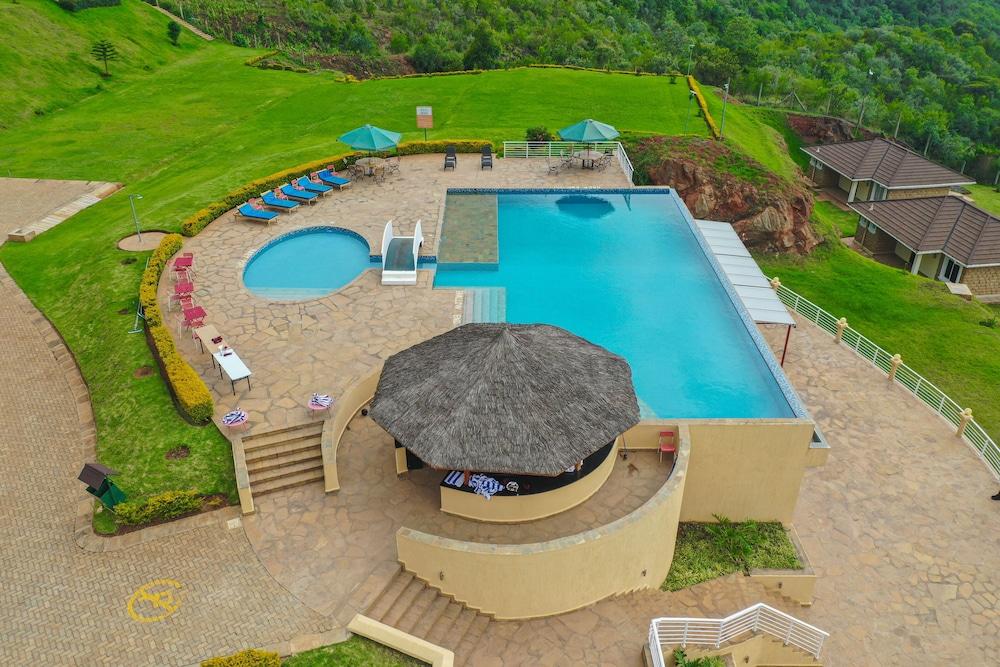 Lake Elementaita Mountain Lodge Infinity Pool