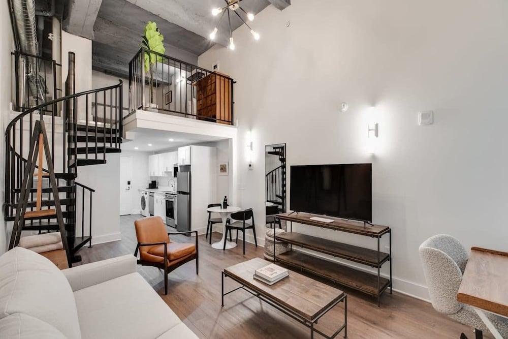 سوسويت 1 بد روم وفت دولد ي ي جيٕا،م لاونج الصورة الأساسية