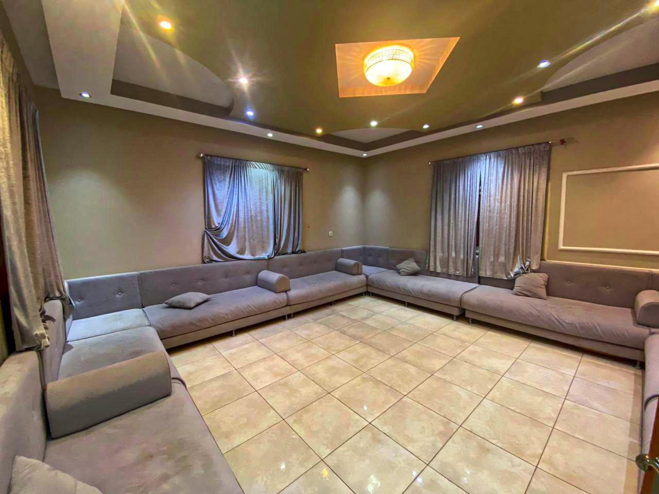 Luxurious Chalet with Indoor Majlis | 3668