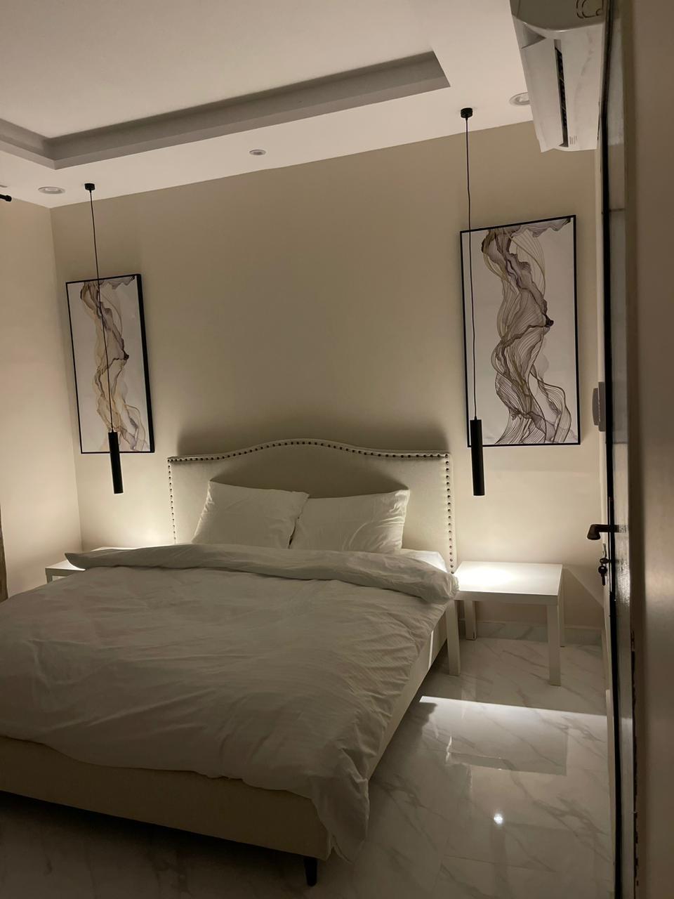 Elegant Apartment with Self Check-in | 3792 Bedroom