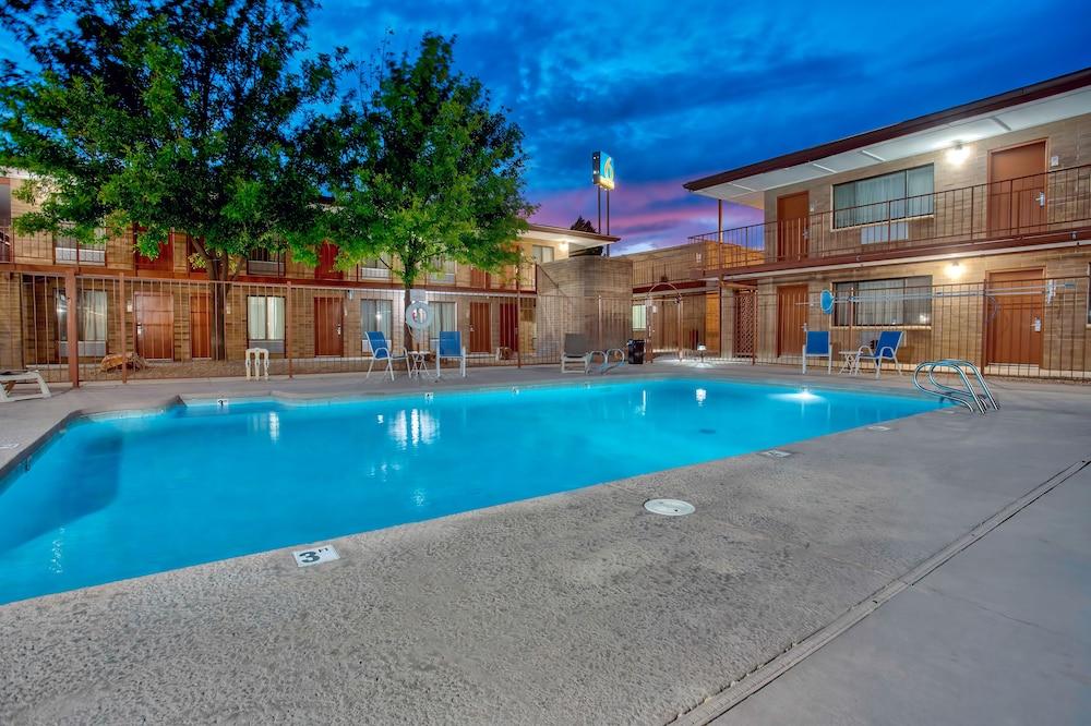 Studio 6 Suites - Willcox, AZ Waterslide
