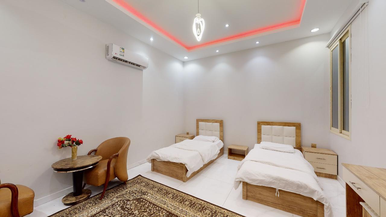 Comfy Chalet with Pool | 1728 Room