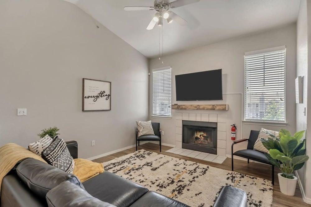 ويلكومينج 2بد رو بول جيم نير هي ل يبي لاجون غرفة