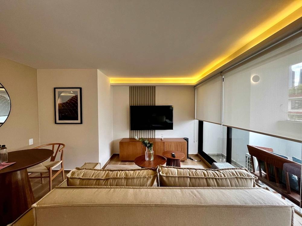 دبل ب س ايليش لوفت دبو/ف بالكوني إن كوليما غرفة