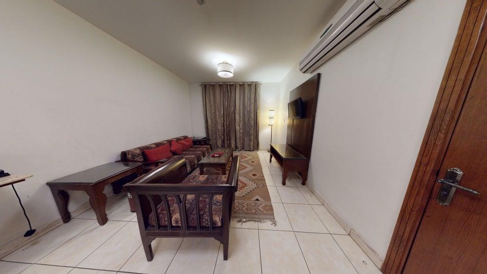 Comfy Chalet with Comfortable and Simple Furniture | 1008