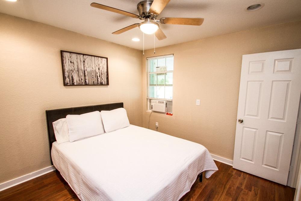 وان بد روم أبارتمنت نير داون تاون ويذ سليبر غرفة