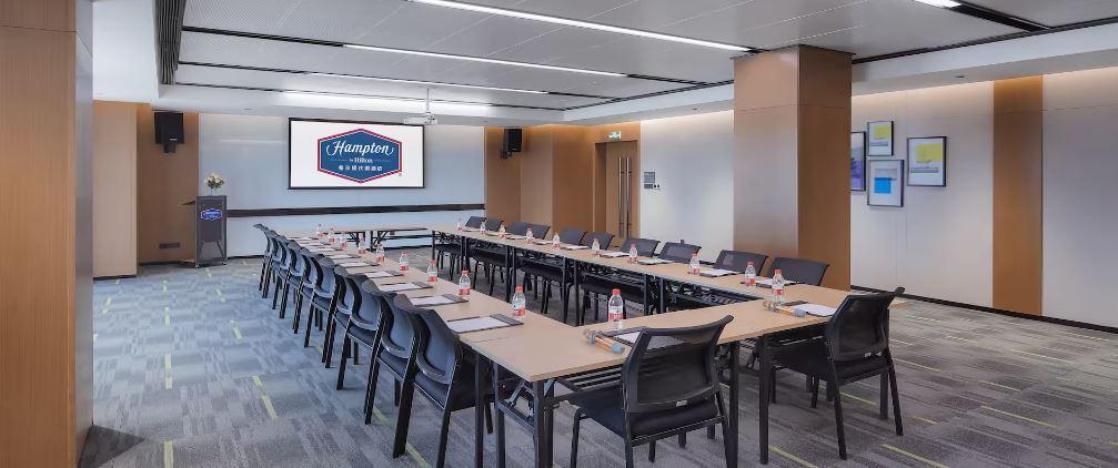 هامبتون باي هيلتون هوايان جينجكاي أخرى