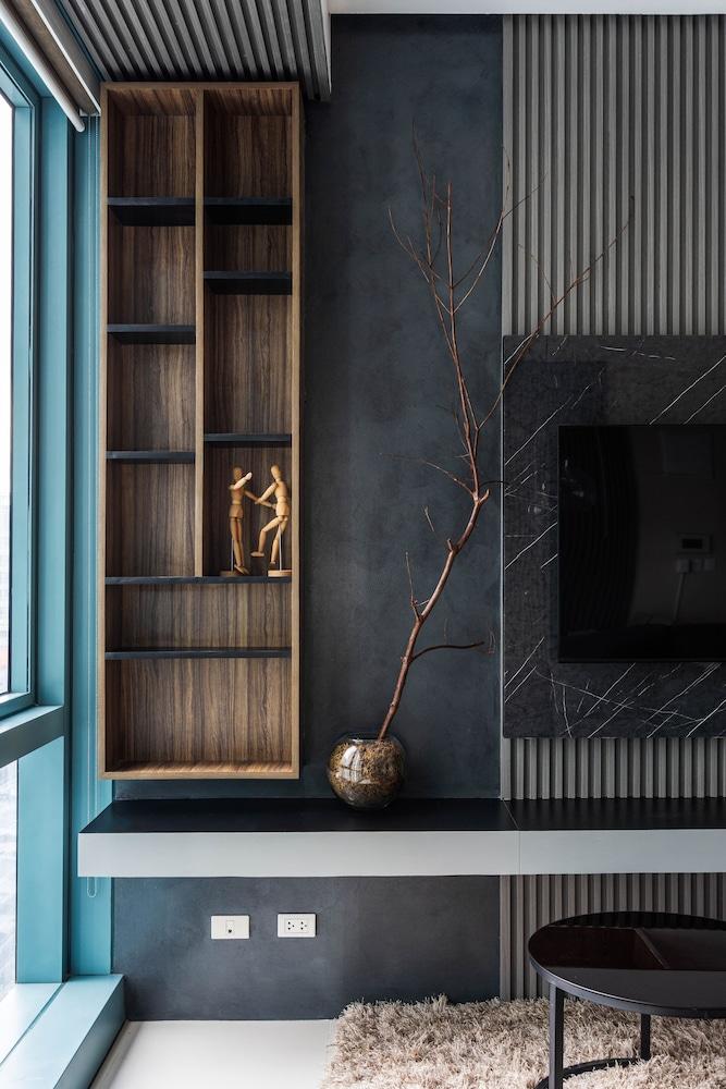 Luxury 2BR Gem in One Uptown, bgc Interior