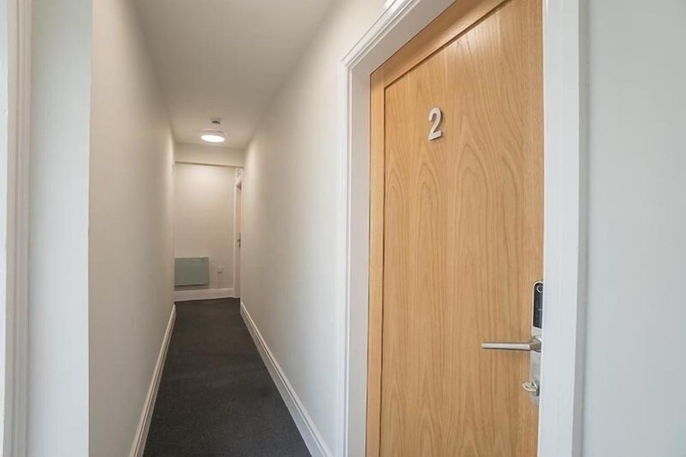 ذا كوينز آرمز أبارتمنتس المنطقة الخارجية