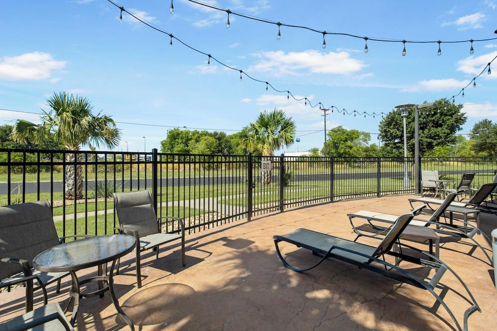 هوليداي إن هوتل آند سويتس واكو نورث ويست باي آيتش جي المنطقة الخارجية