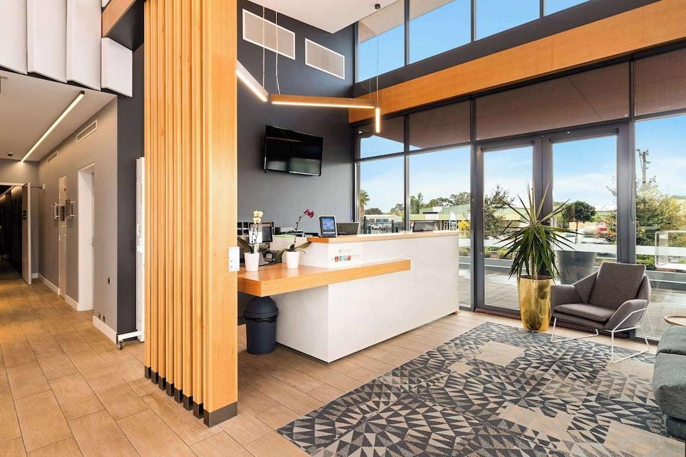 كواليتي هوتل رولز كلوب واجا الردهة