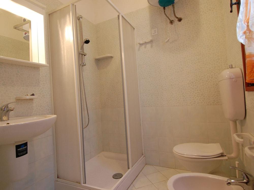 سن درينشيد سيسايد هوليداي هوم نير فينيس حمام