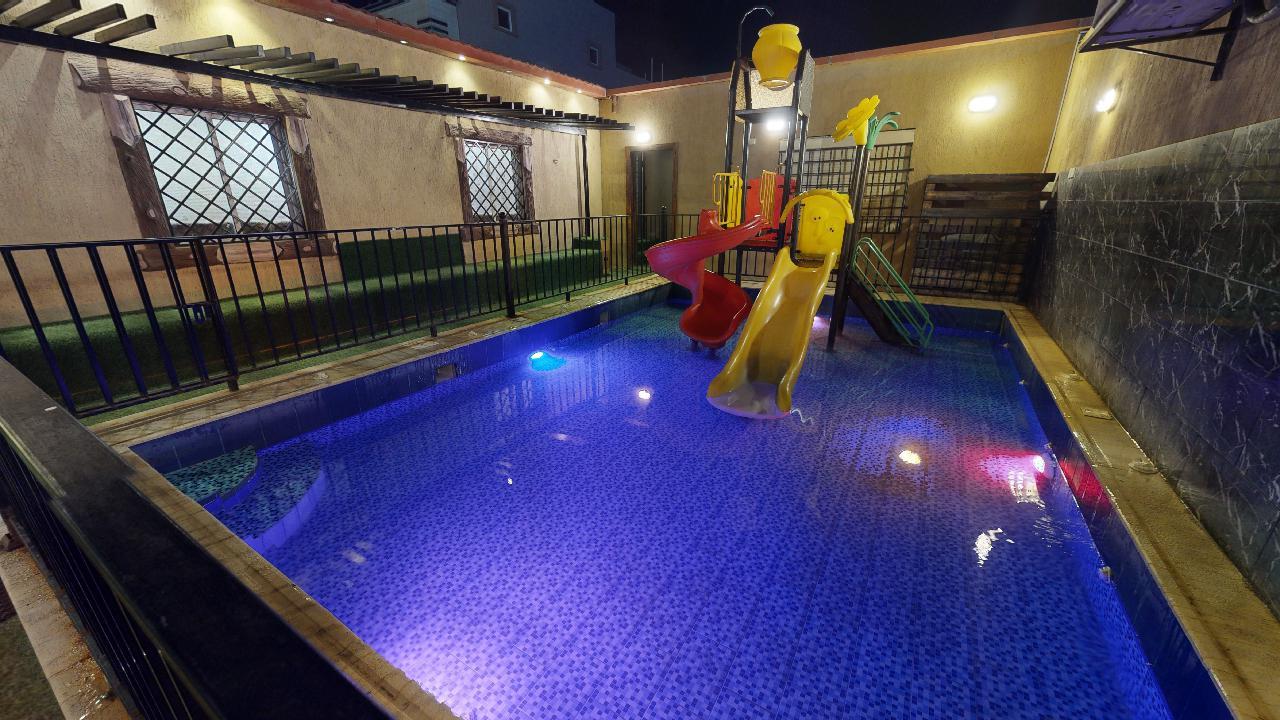 Comfy Chalet with Comfortable and Simple Furniture | 1216 Waterslide