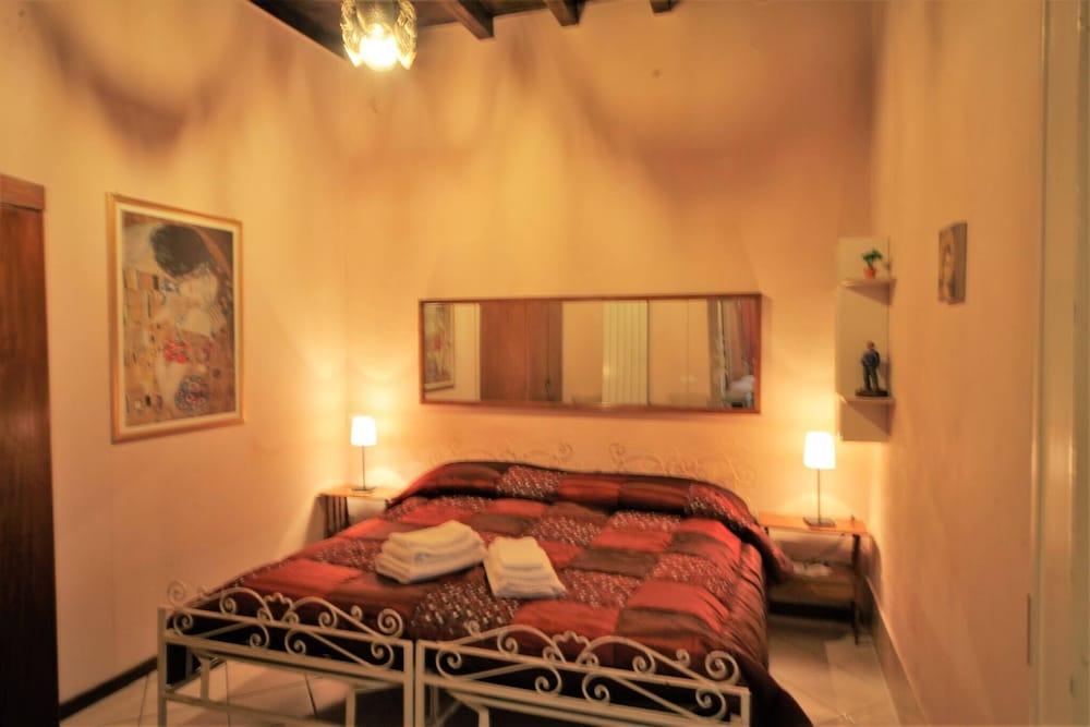 ثري روم أبارتمنت إن ذا  فاف نثين سينتري كورتيارد الصورة الأساسية