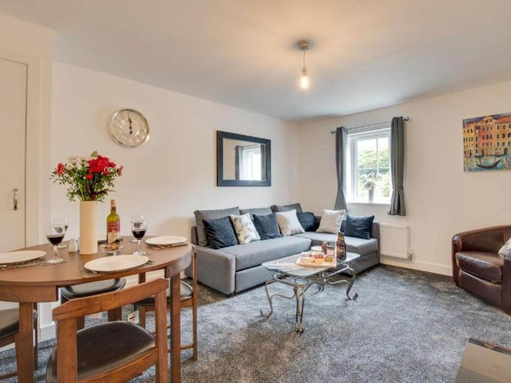 Beach Retreat 1bhk Apt in Skinnigrove