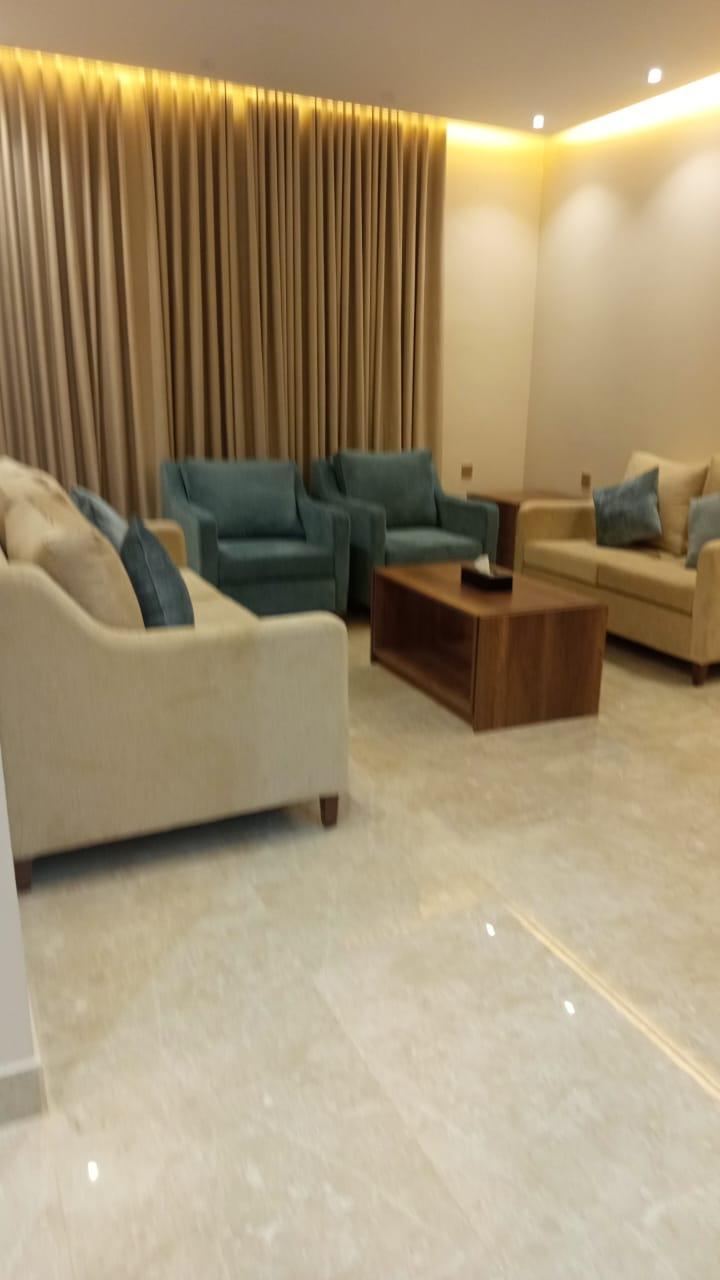 شقة بتصميم حديث بأثاث مريح وبسيط  | 5724