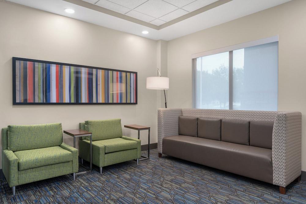 هوليداي إن إكسبرس كورالفيل ا باي آيتش جي المنطقة الخارجية