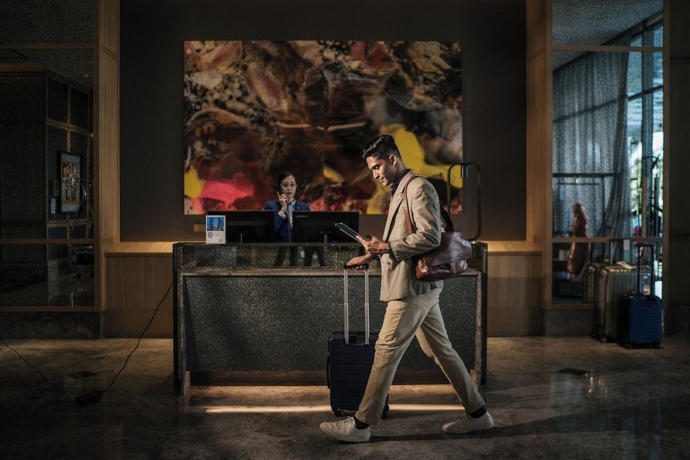 فور بوينتس باي شيراتون سورابايا، باكوون إنداه الردهة